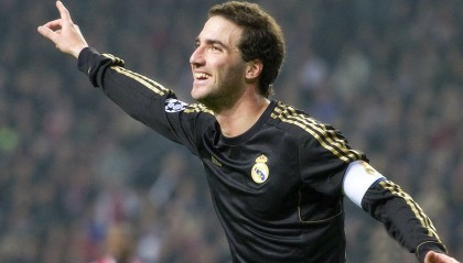 FB体育app下载-_夏季露天篮球联盟：青春燃烧激情无限_，篮球夏季联赛 激情夏日